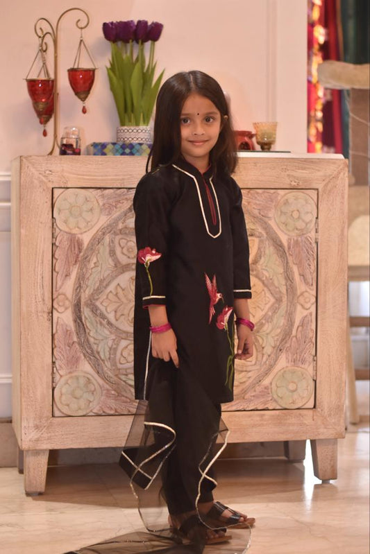 Black Chanderi Embroidery Hummingbird Kurta Set